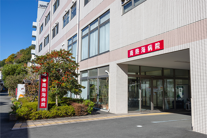 病院正面入口